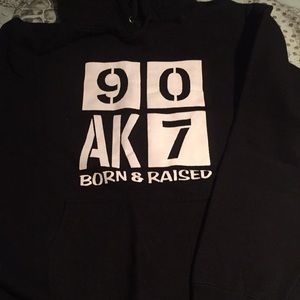 907 hoodie - large